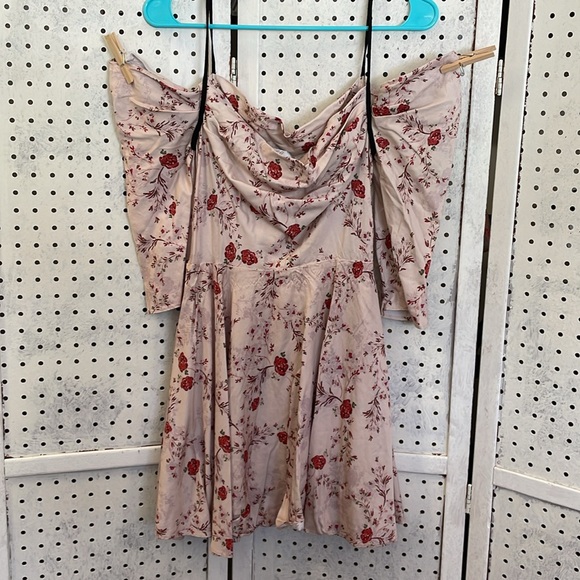 Lovers + Friends - Picture 6 of 8